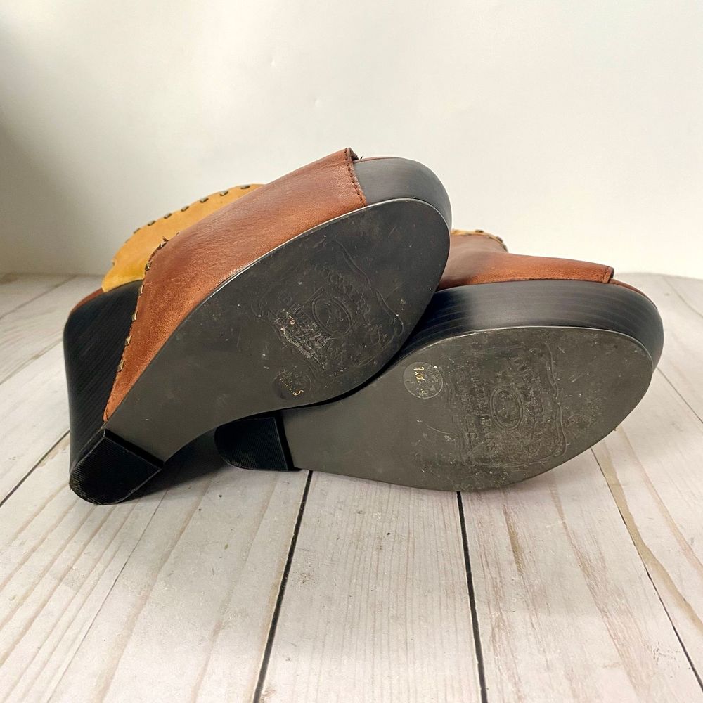 Lucky Brand Two-Tone Brown and Mustard Wedge Sandals - Picture 9 of 9
